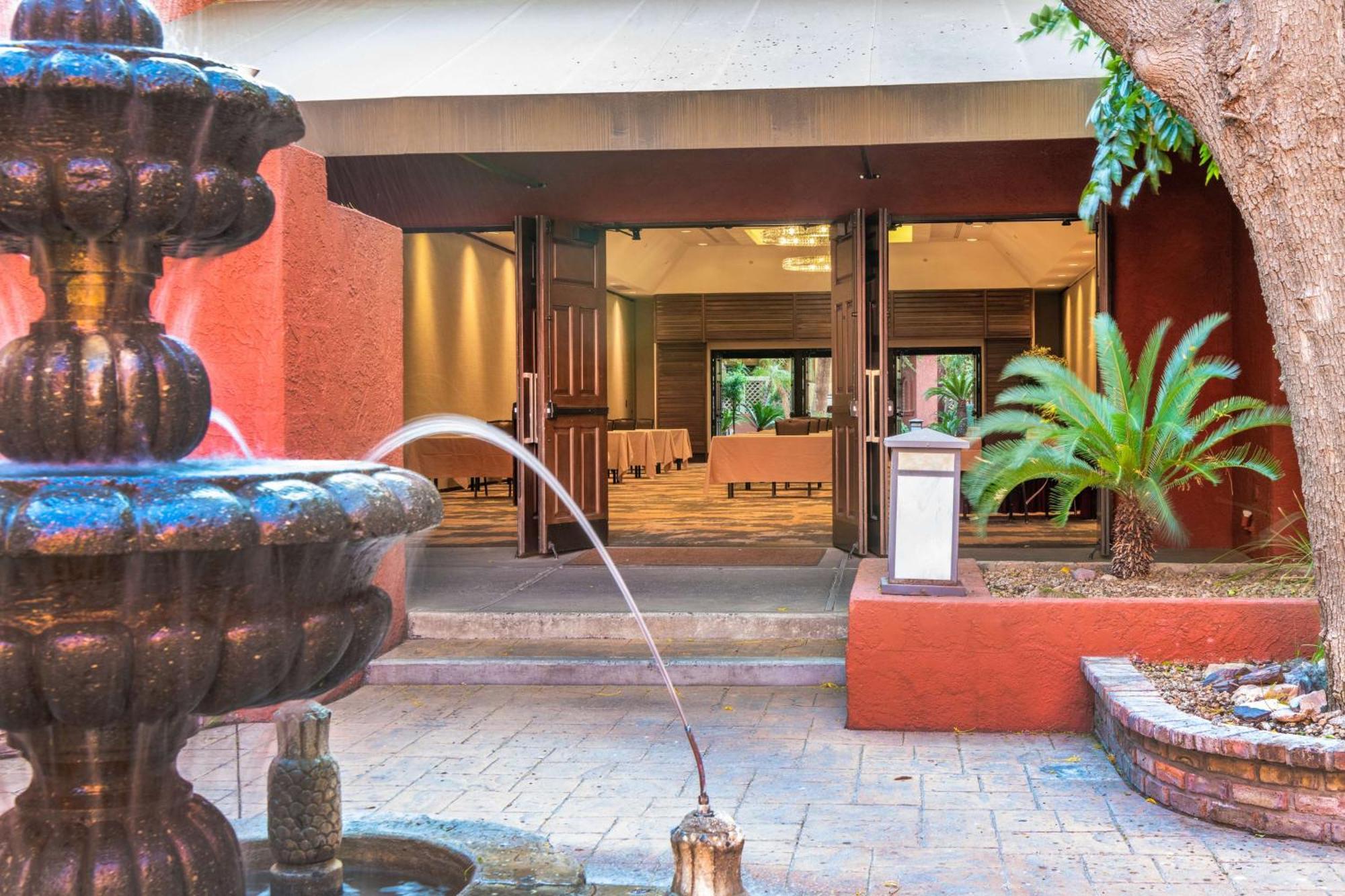 Hilton Phoenix Resort At The Peak Exterior foto